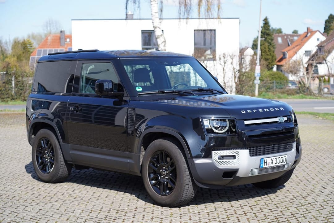 Land Rover Defender 90 D200 AWD S 2025