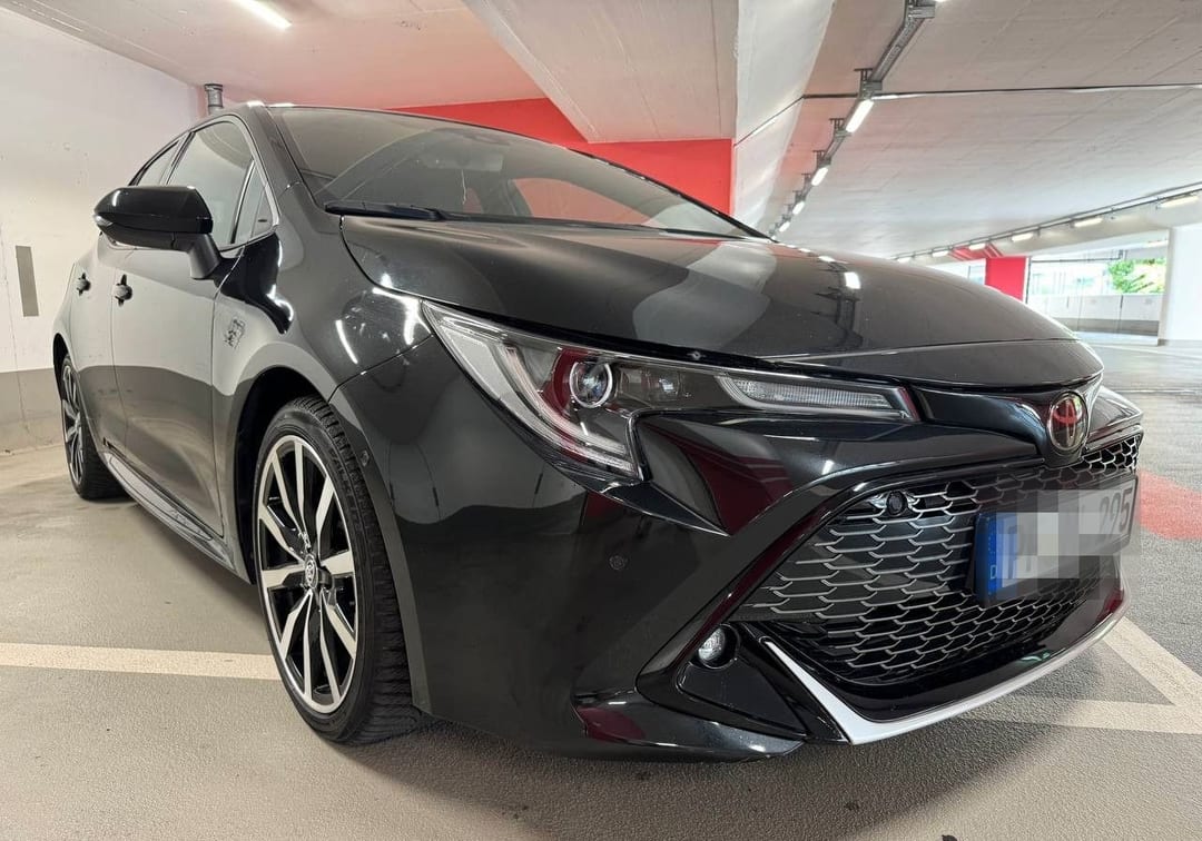 Toyota Corolla Hybrid GR Sport Black Edition 2021