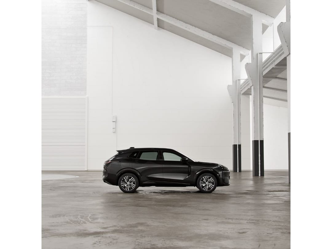 Lynk&Co 08 Core