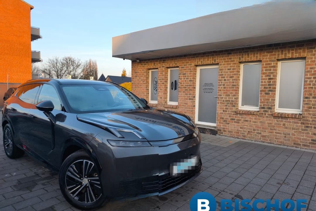 Lynk&Co 08 Core 1.5 T PHEV 257
