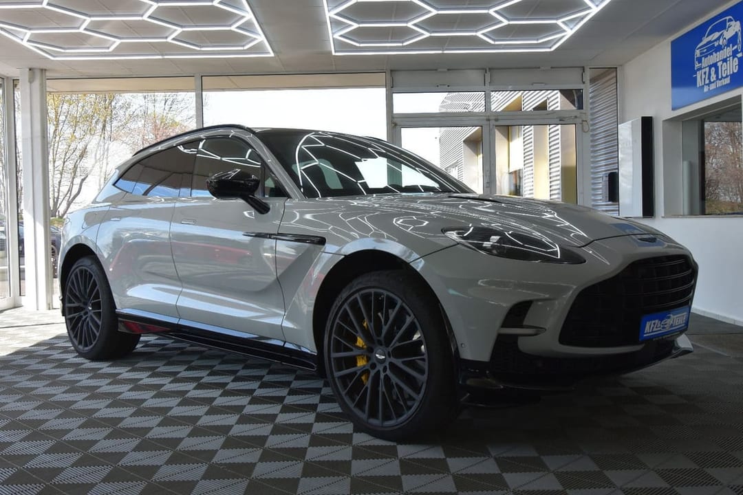 Aston Martin DBX 4.0 V8 707 Carbon 2022