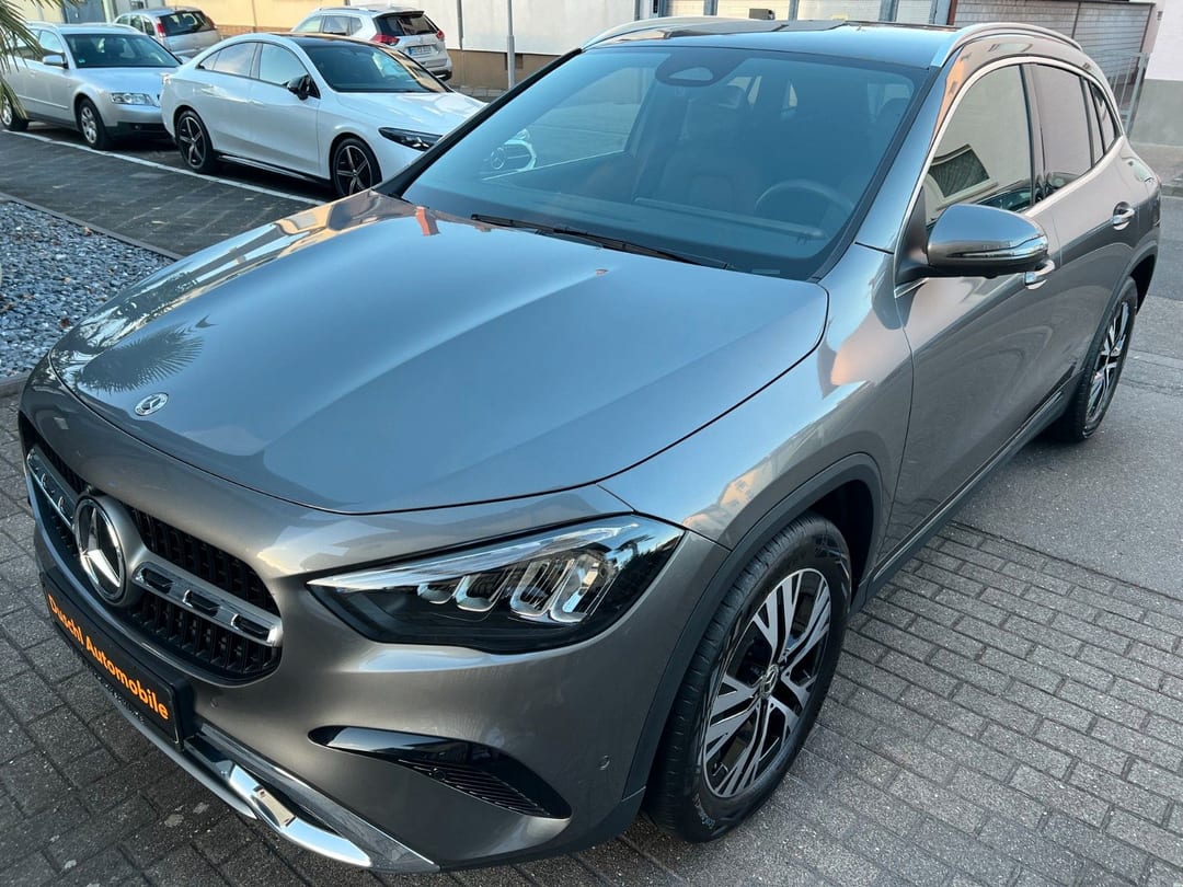 Mercedes-Benz GLA 200 PROGRESSIVE 2025