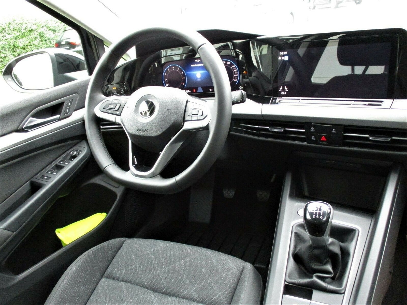 Volkswagen Golf VIII 1.5 TSI Life Navi / PDC foto 10