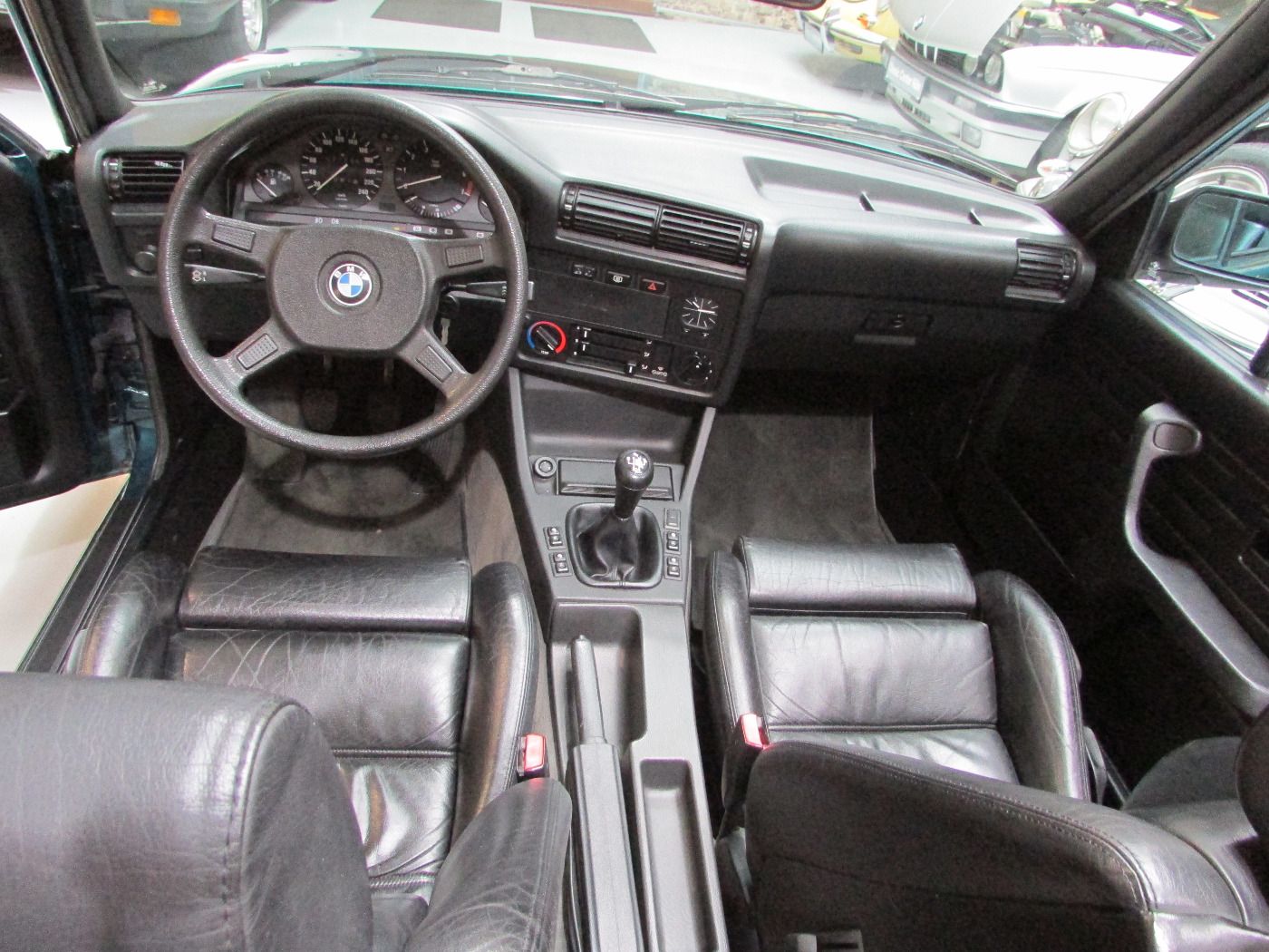 BMW 318i E30 1992 Cabriolet wenig Km seltene Farbe foto 17