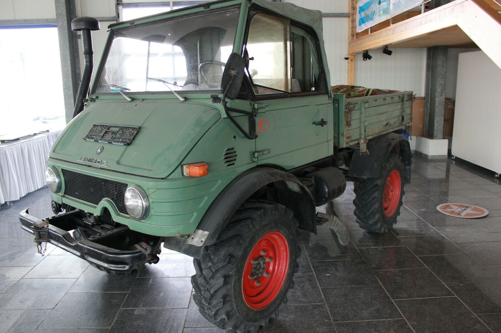 Mercedes-Benz Unimog 421 Cabrio