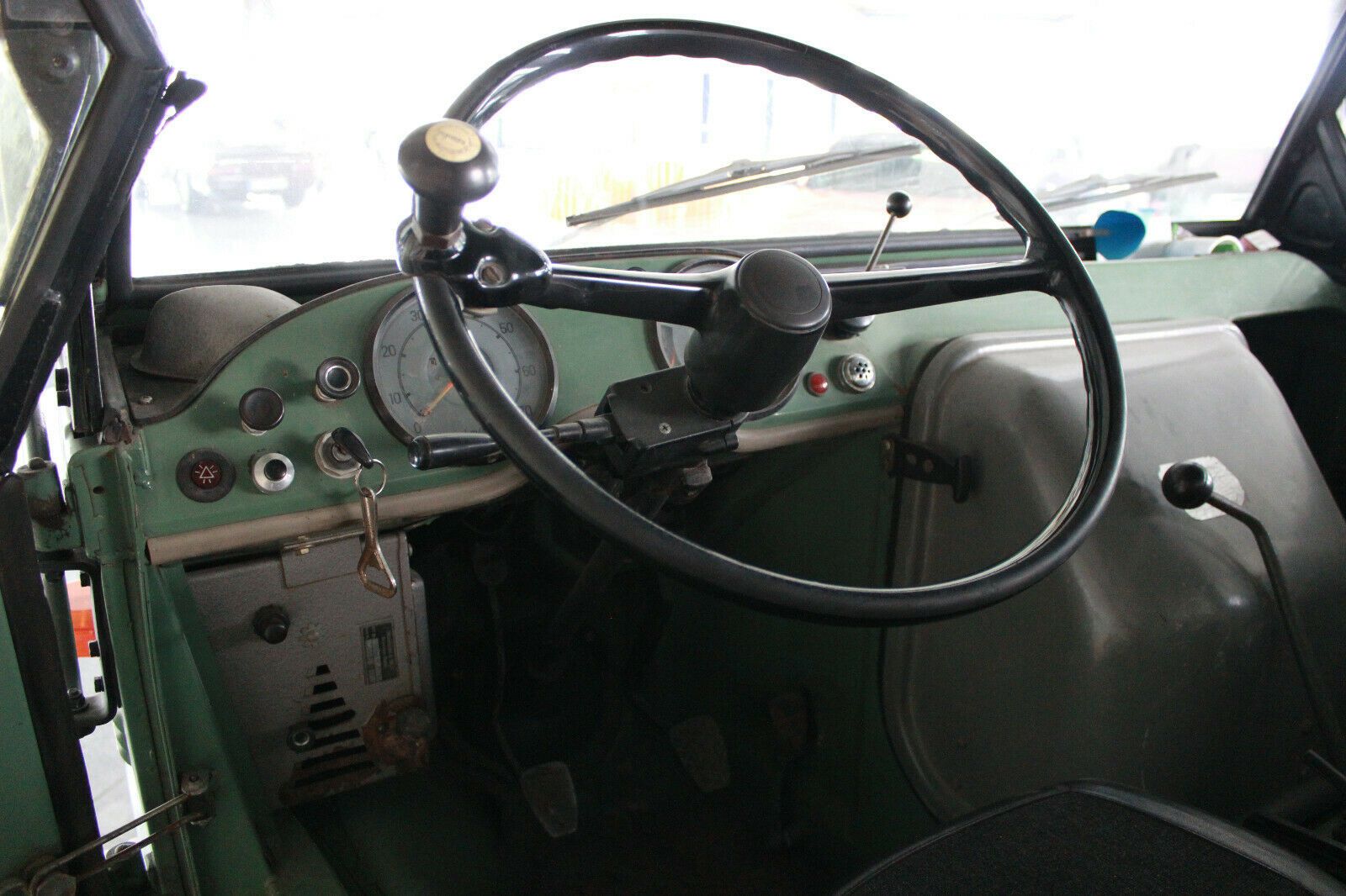 Mercedes-Benz Unimog 421 Cabrio foto 11