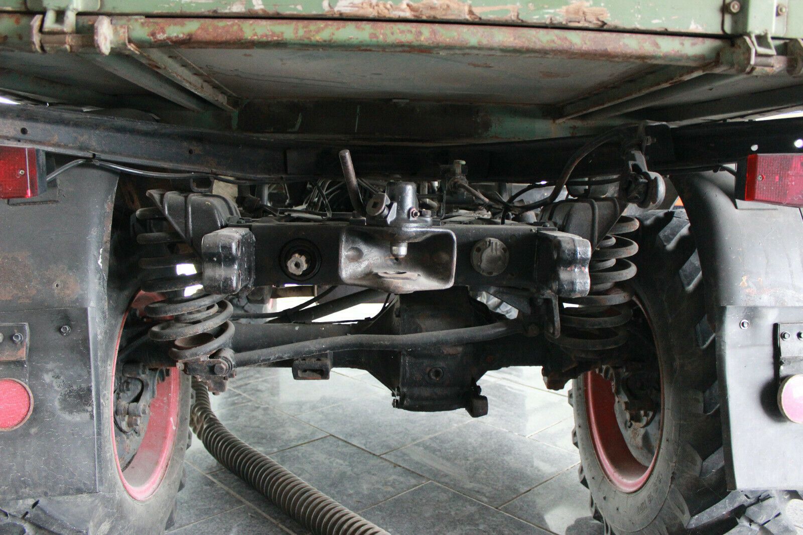 Mercedes-Benz Unimog 421 Cabrio foto 12