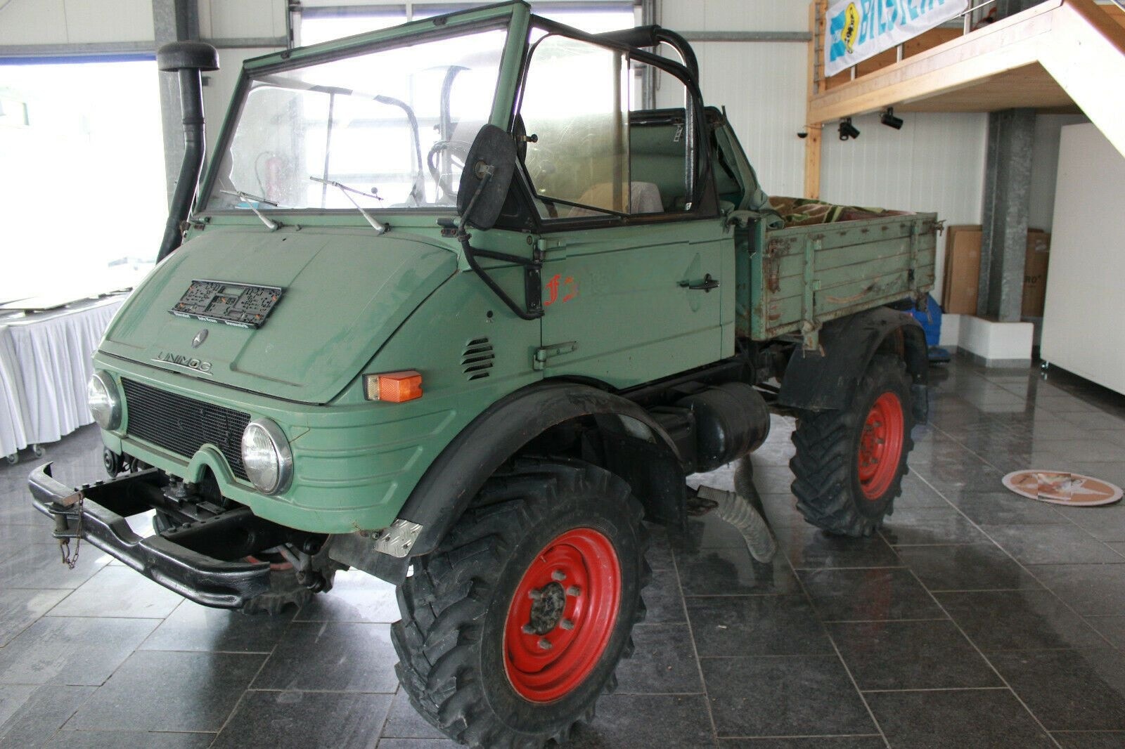 Mercedes-Benz Unimog 421 Cabrio foto 15