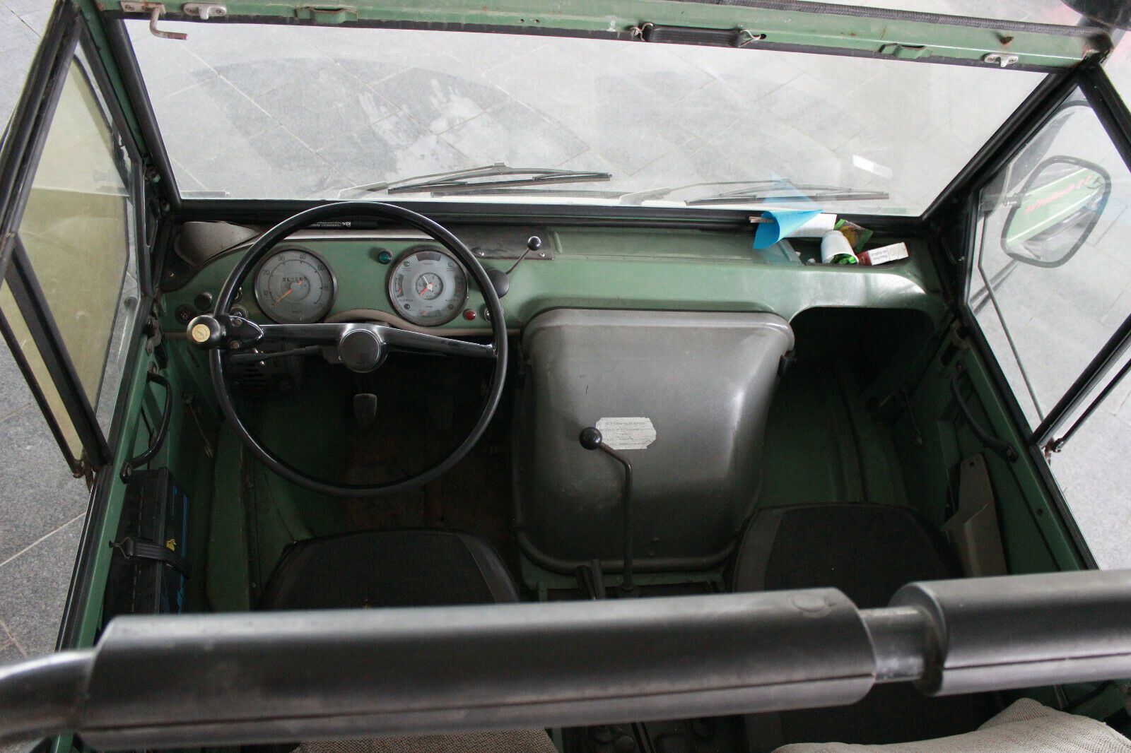 Mercedes-Benz Unimog 421 Cabrio foto 16