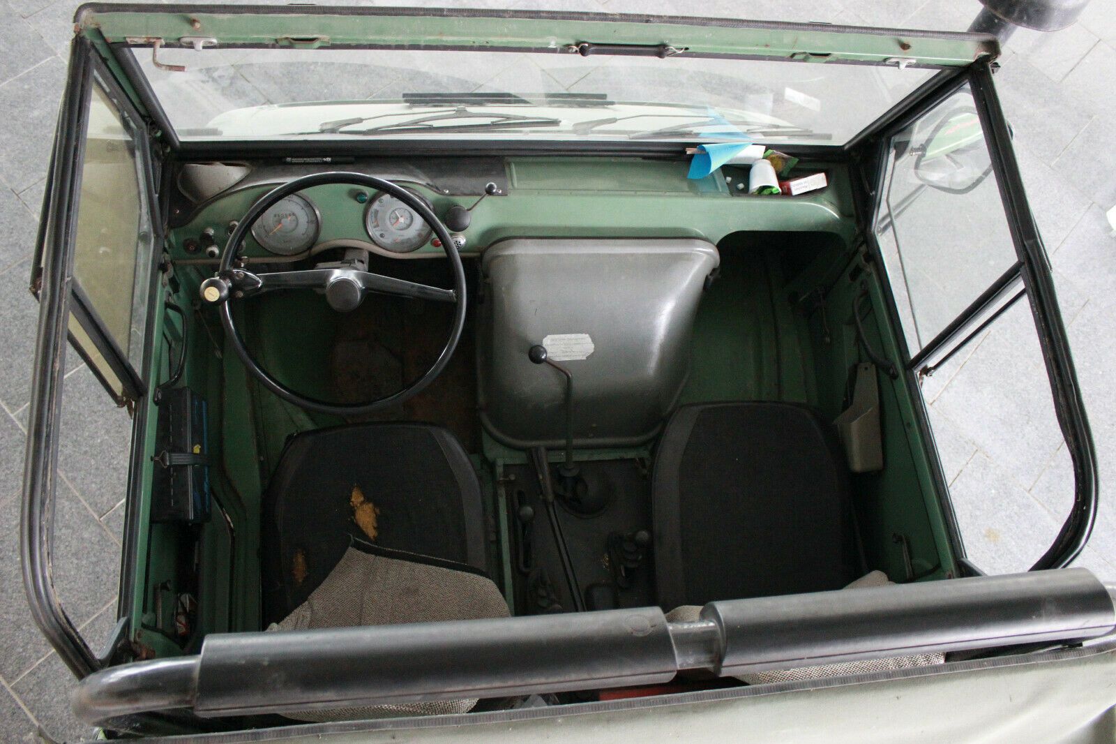 Mercedes-Benz Unimog 421 Cabrio foto 17