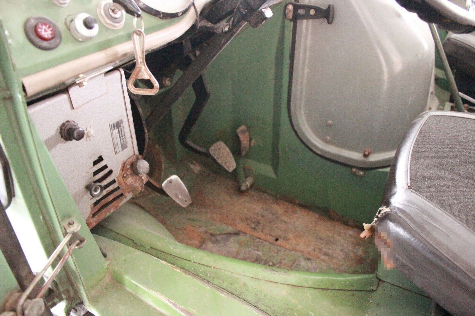 Mercedes-Benz Unimog 421 Cabrio foto 18