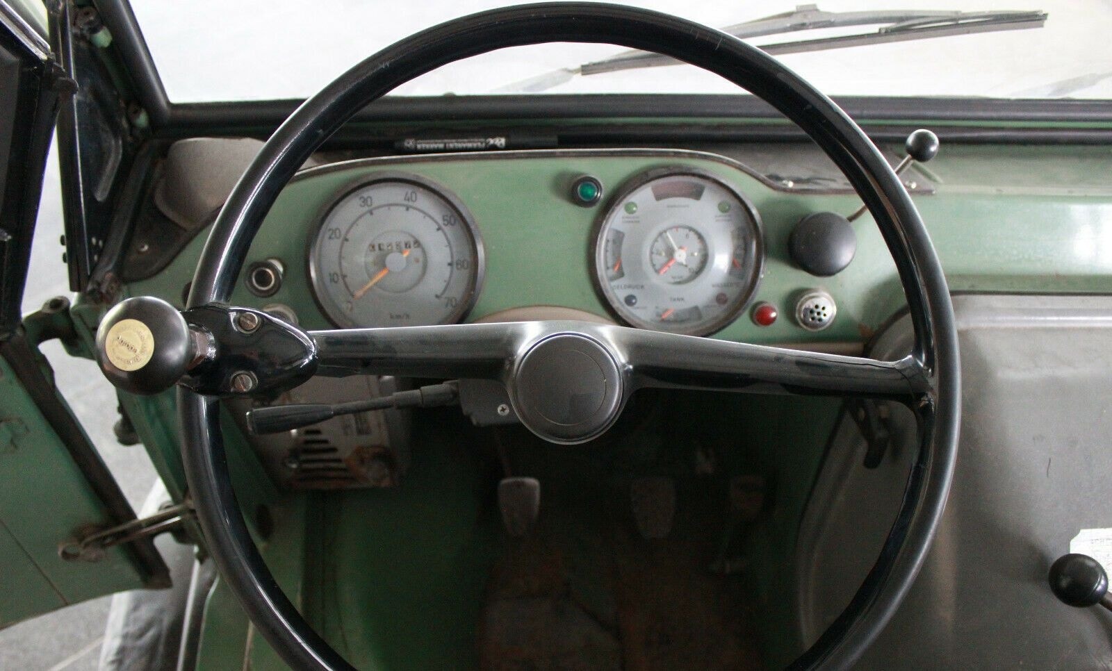 Mercedes-Benz Unimog 421 Cabrio foto 19