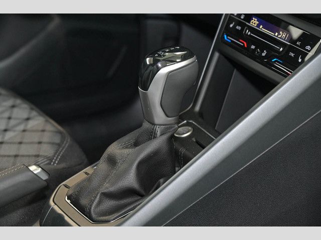 Volkswagen Taigo R-Line 1.0 TSI DSG IQ Navi DC DAB foto 11