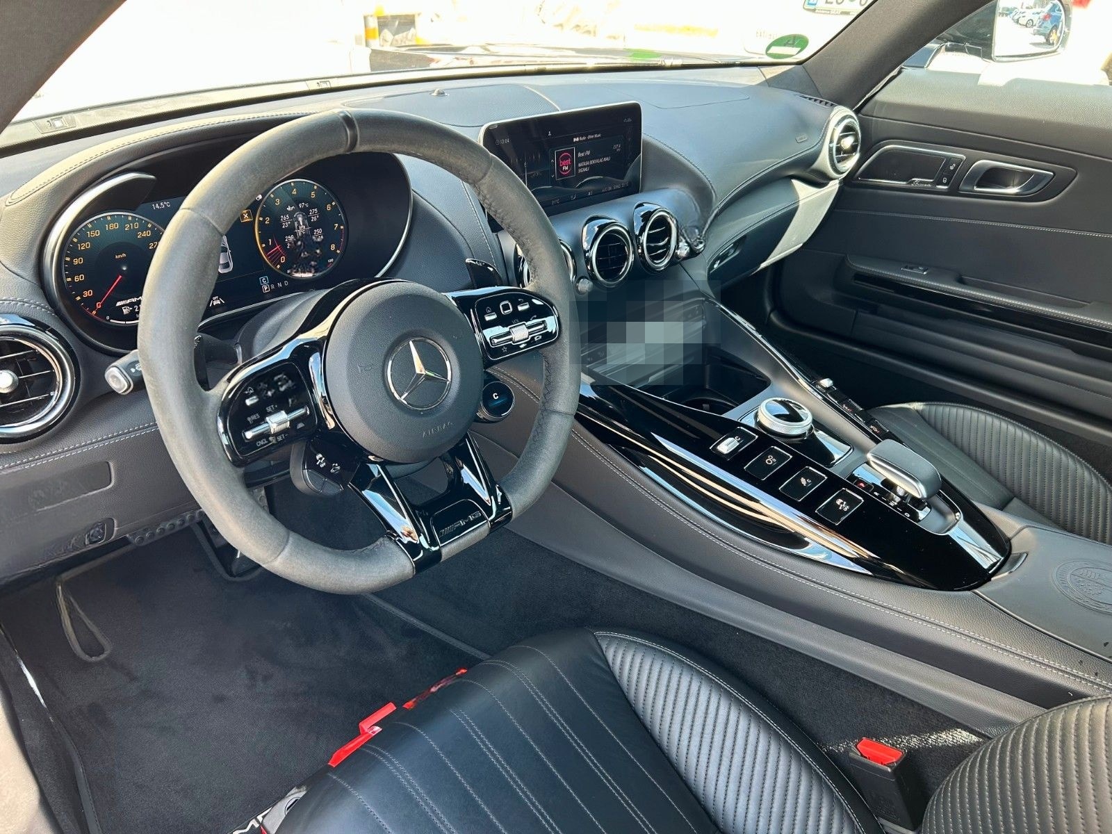 Mercedes-Benz AMG GT S foto 10