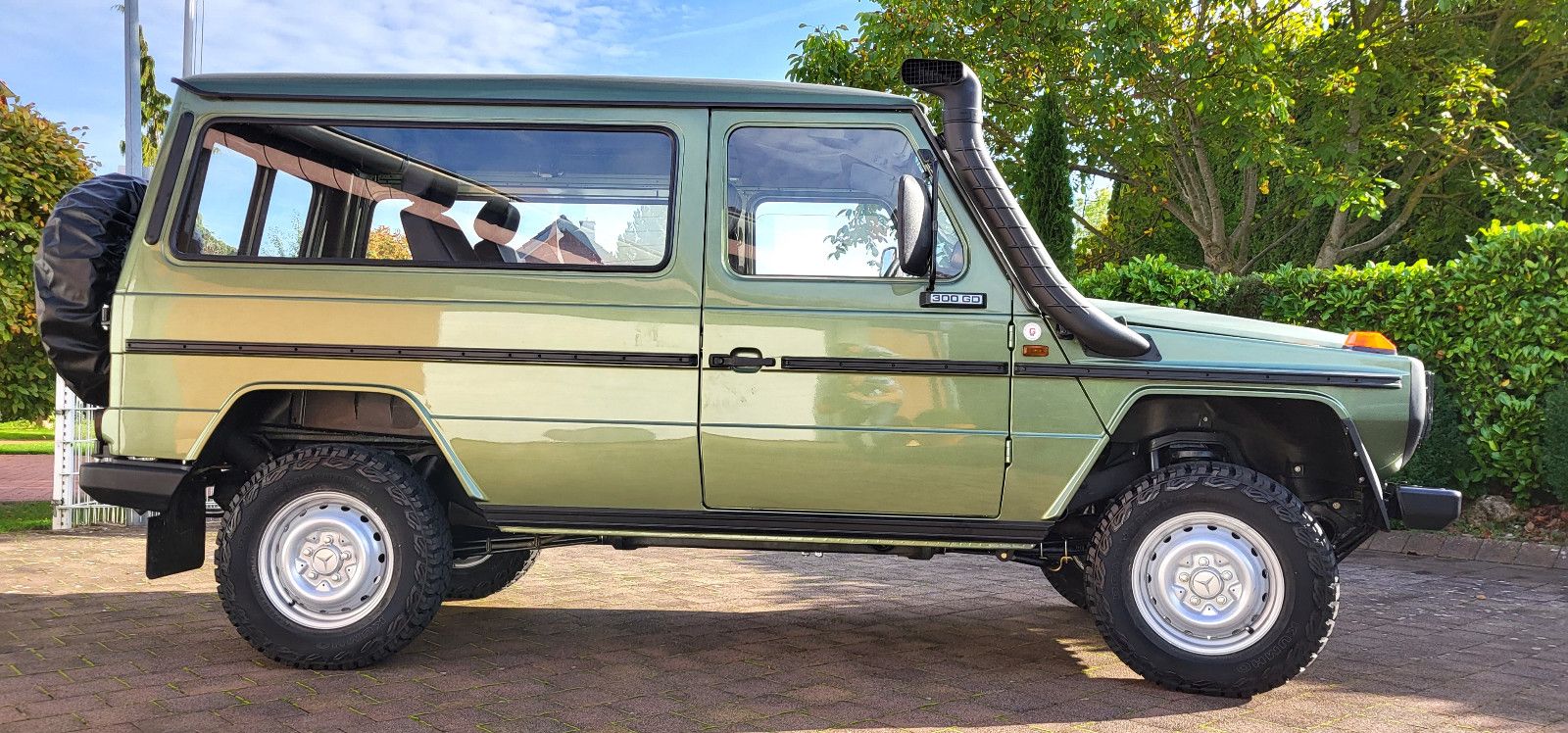 Mercedes-Benz 300GD"Zypressengrün"1 von 372 Stück! foto 1