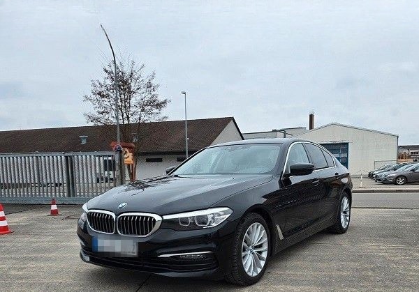 BMW 5 Lim. 530 d Aut. Navi Leder foto 1
