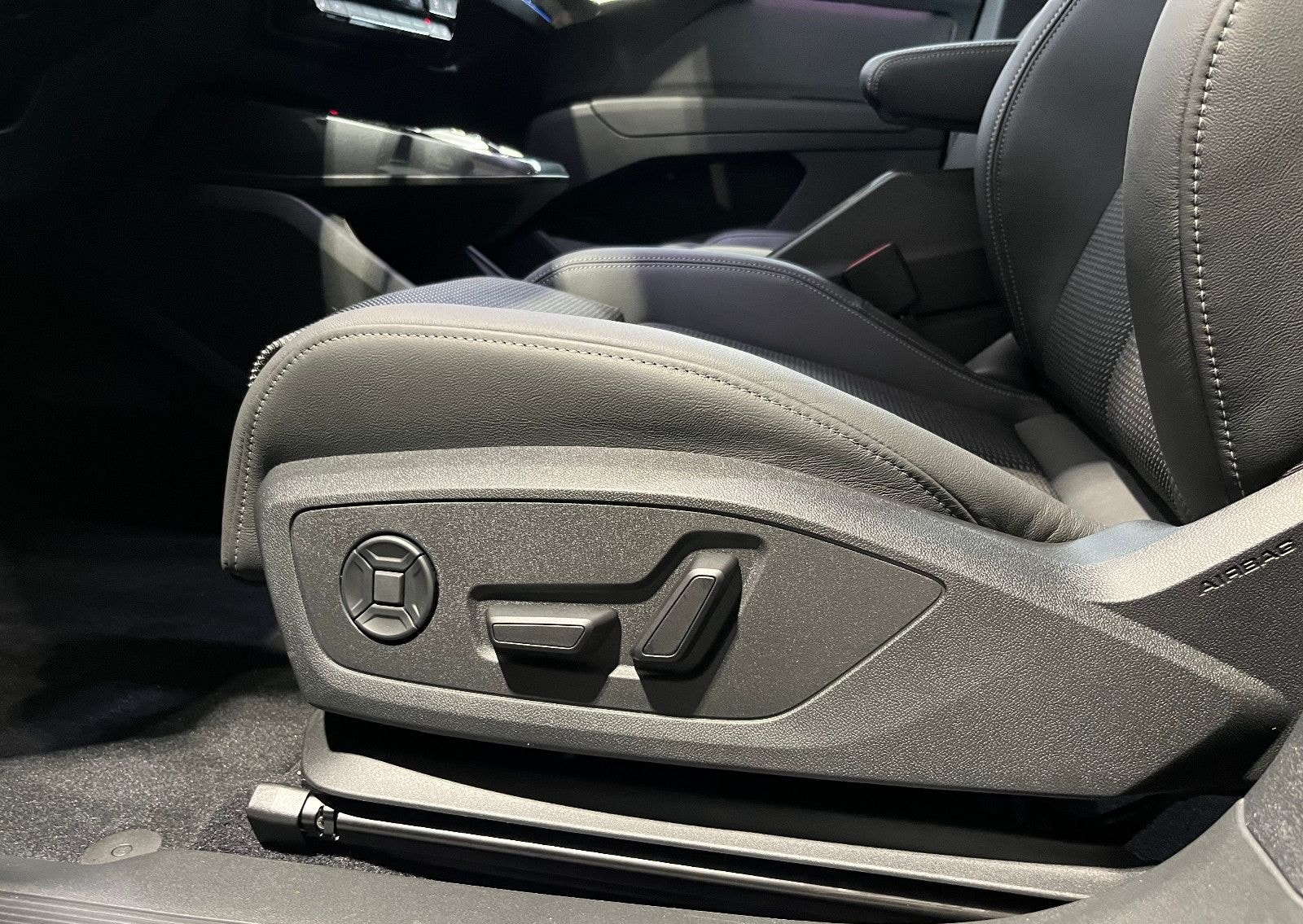 Audi Q4 e-tron foto 13