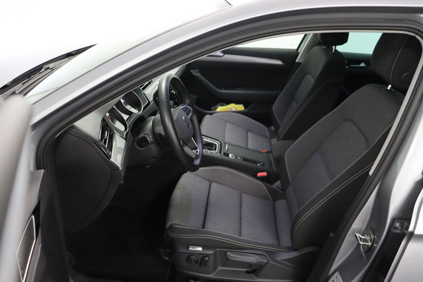 Volkswagen Passat Variant 1.5 TSI DSG Business Navi LED ACC foto 7