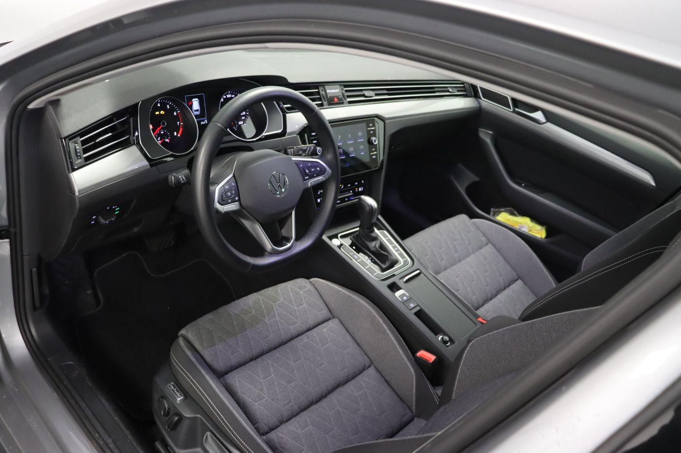 Volkswagen Passat Variant 1.5 TSI DSG Business Navi LED ACC foto 8