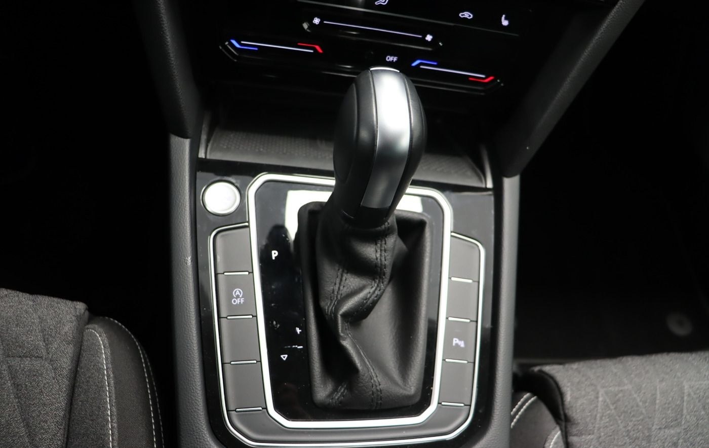 Volkswagen Passat Variant 1.5 TSI DSG Business Navi LED ACC foto 9