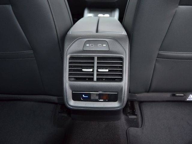 Volkswagen Passat Variant 1.5 eTSI DSG Business AHK/LED/18- foto 17