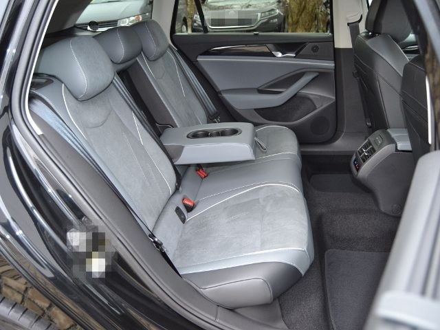 Volkswagen Passat Variant 1.5 eTSI DSG Business AHK/LED/18- foto 9