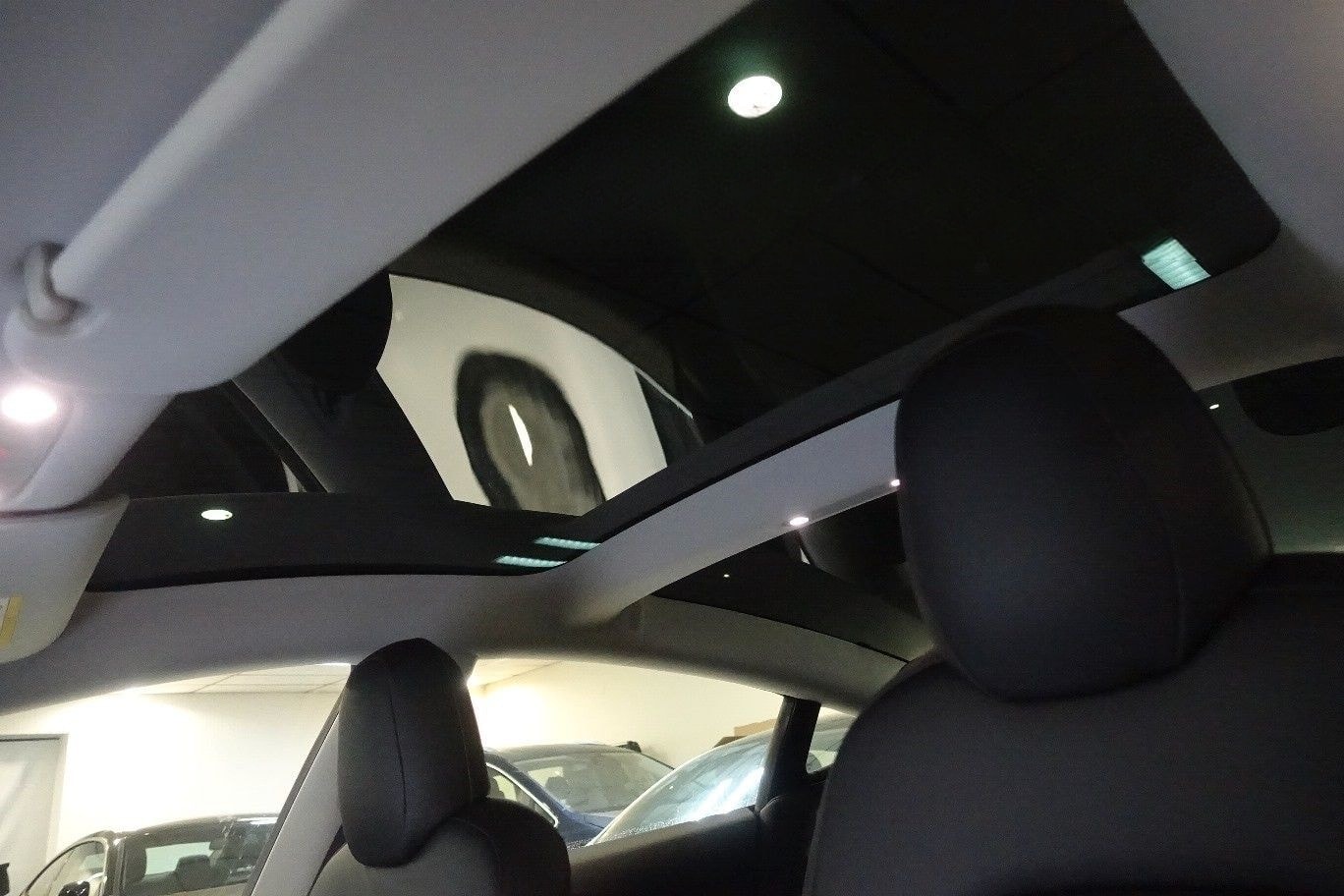 Tesla Model 3+AHK nahezu neu kaufen auch Tesla an foto 13