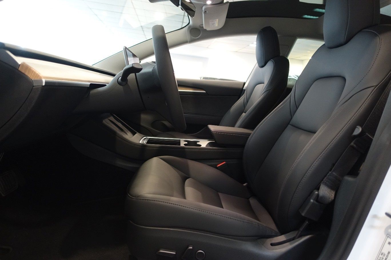 Tesla Model 3+AHK nahezu neu kaufen auch Tesla an foto 6