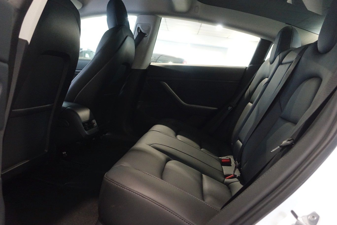 Tesla Model 3+AHK nahezu neu kaufen auch Tesla an foto 7