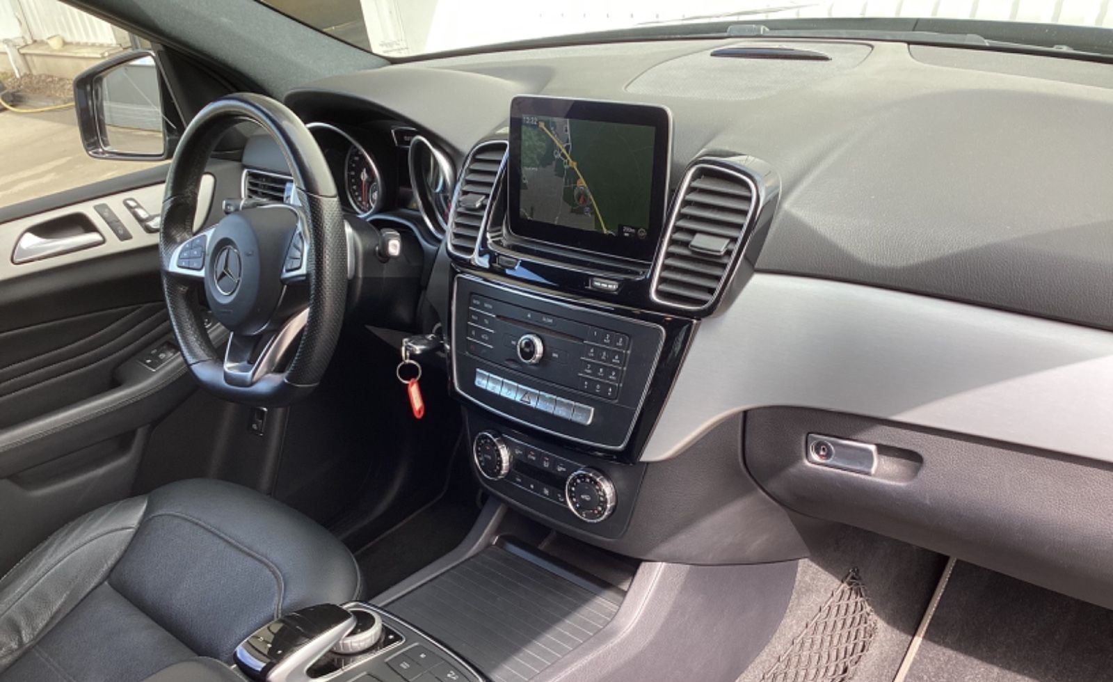 Mercedes-Benz GLE 350 d 4MaticAMG,LederStandheizNaviTempSitzh foto 12