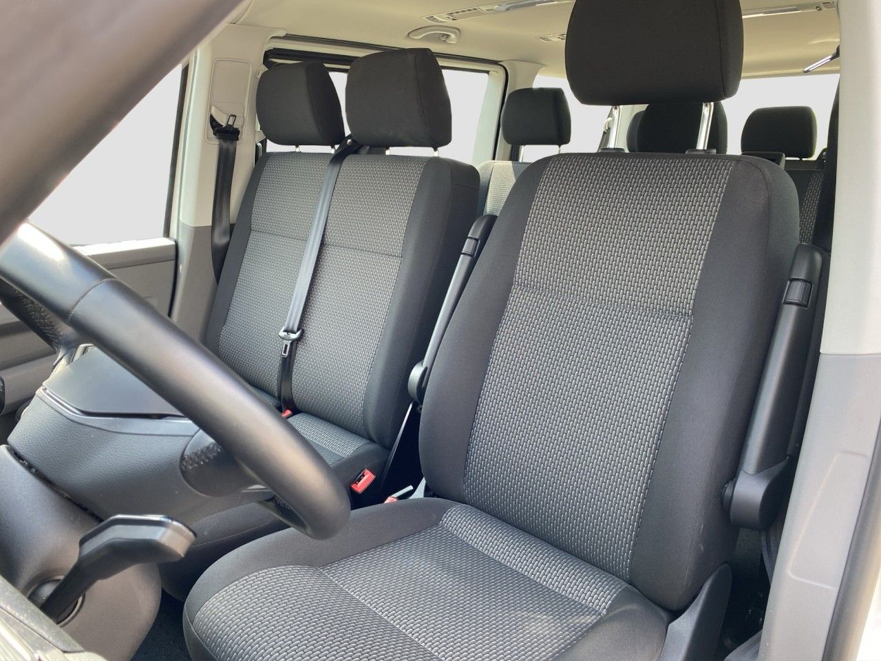 Volkswagen T6.1 2.0 TDI Caravelle PDC KLIMA 9 Sitzer Klima foto 9