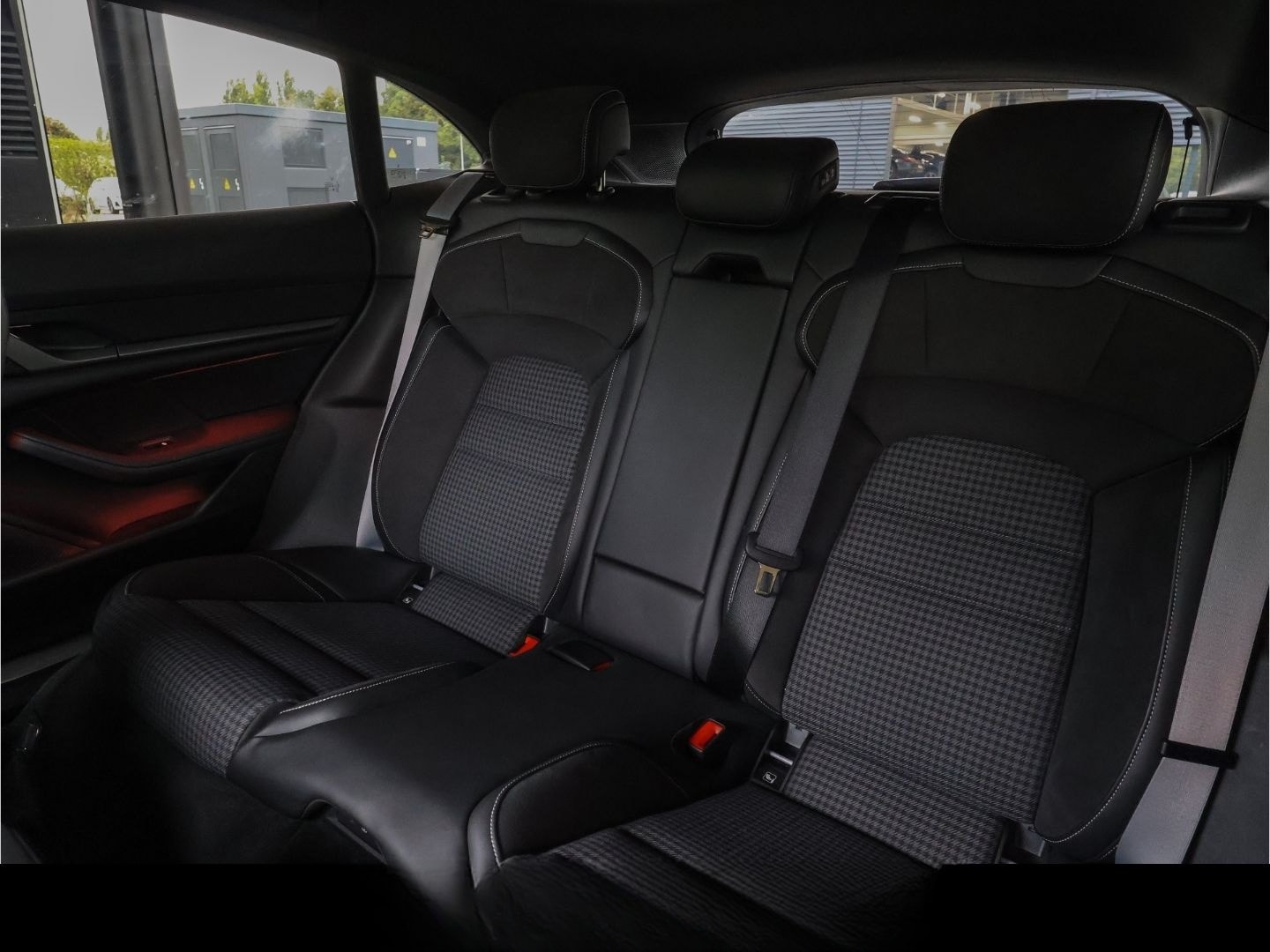 Porsche Taycan Sport Turismo BOSE, HD-Matrix, Panoramada foto 22