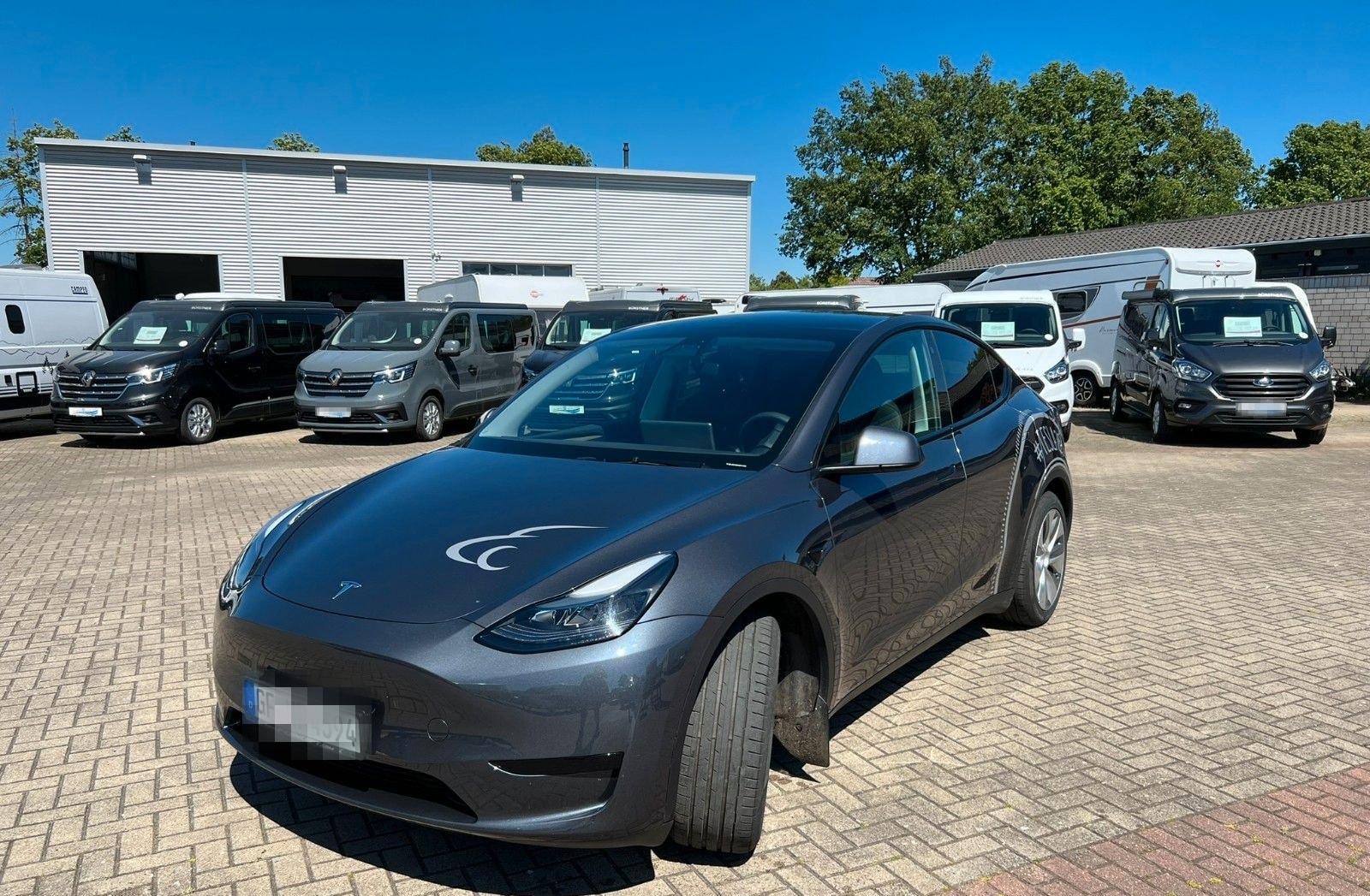 Tesla Model Y 2023 Europe Standard Range foto 3