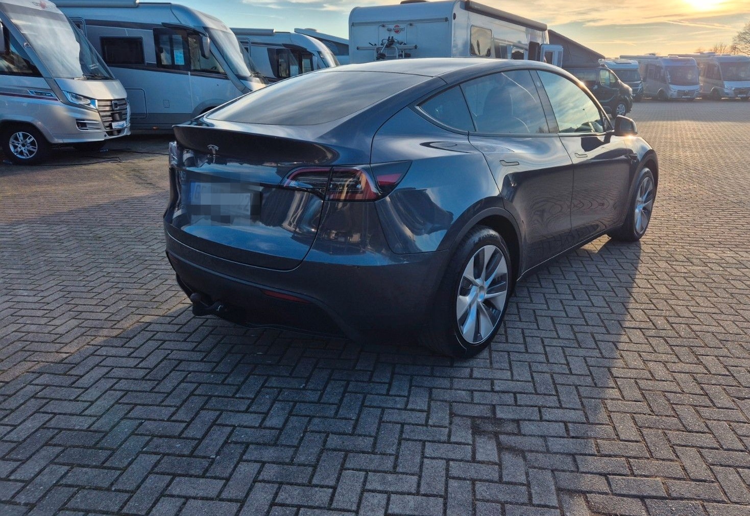 Tesla Model Y 2023 Europe - Anhängerkupplung foto 10