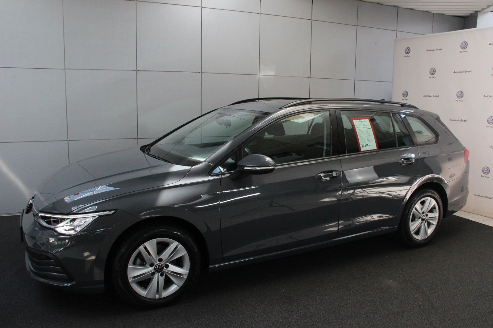 Volkswagen Golf 8 1.5 TSI"Life"LED AHK Nav LaneASS App foto 4