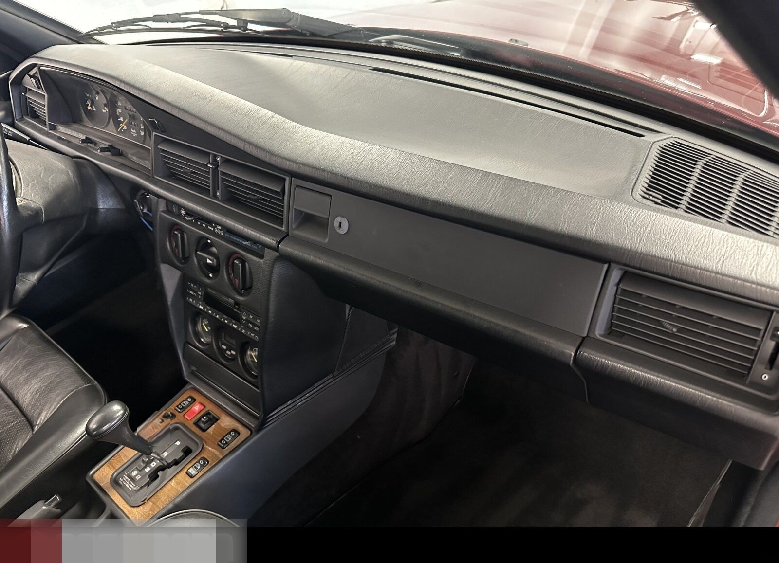 Mercedes-Benz 190 E 2.5-16 KAT Limousine - W201 foto 12