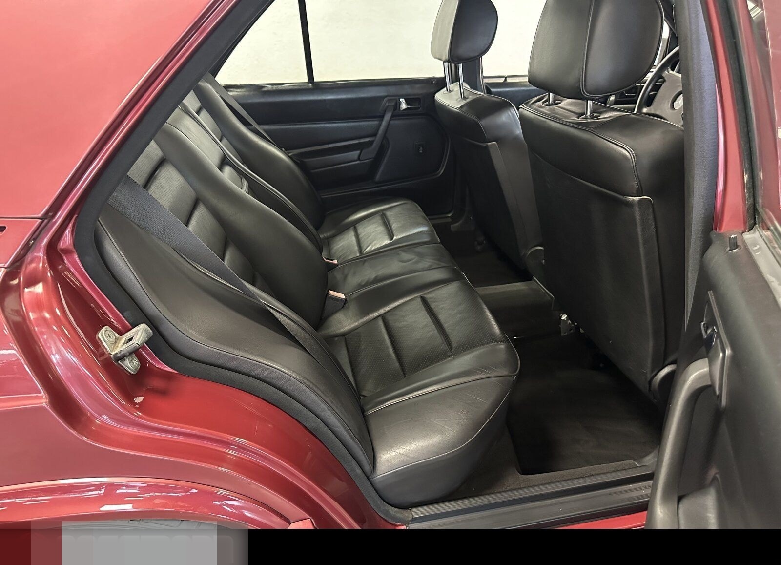 Mercedes-Benz 190 E 2.5-16 KAT Limousine - W201 foto 17