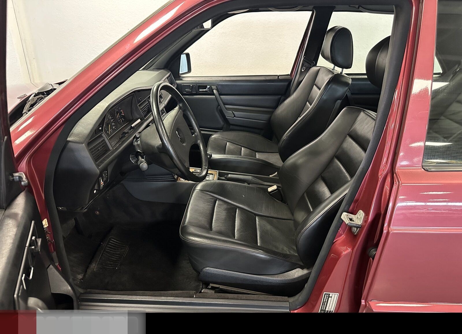 Mercedes-Benz 190 E 2.5-16 KAT Limousine - W201 foto 8