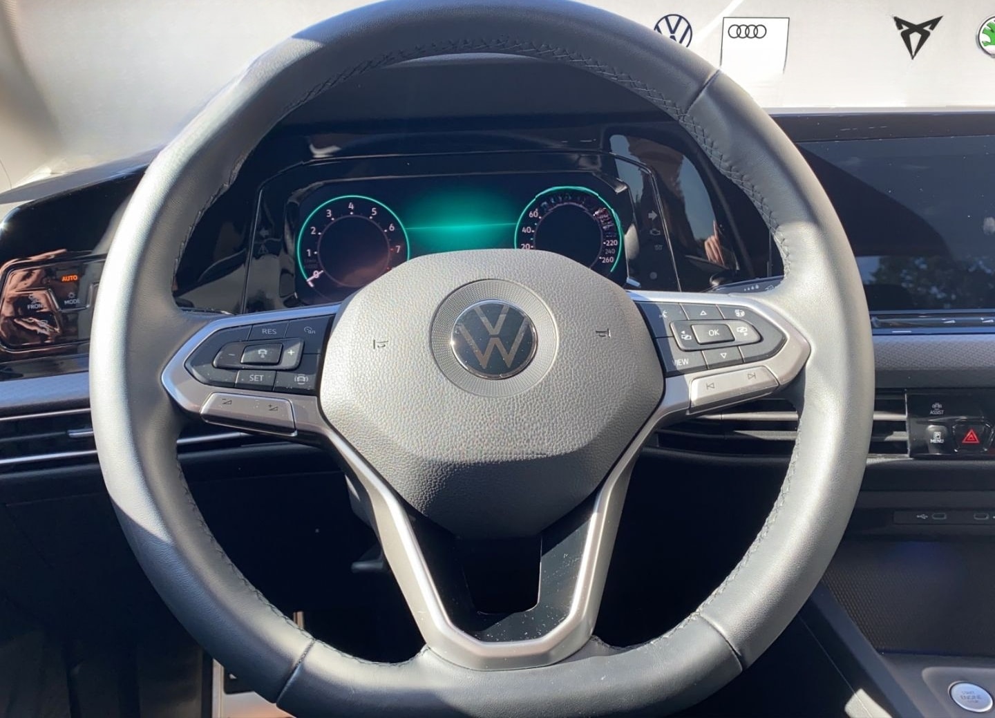 Volkswagen Golf VIII Active 1.5TSI 6-Gang AHK,SHZ,RFK,DAB+, foto 11