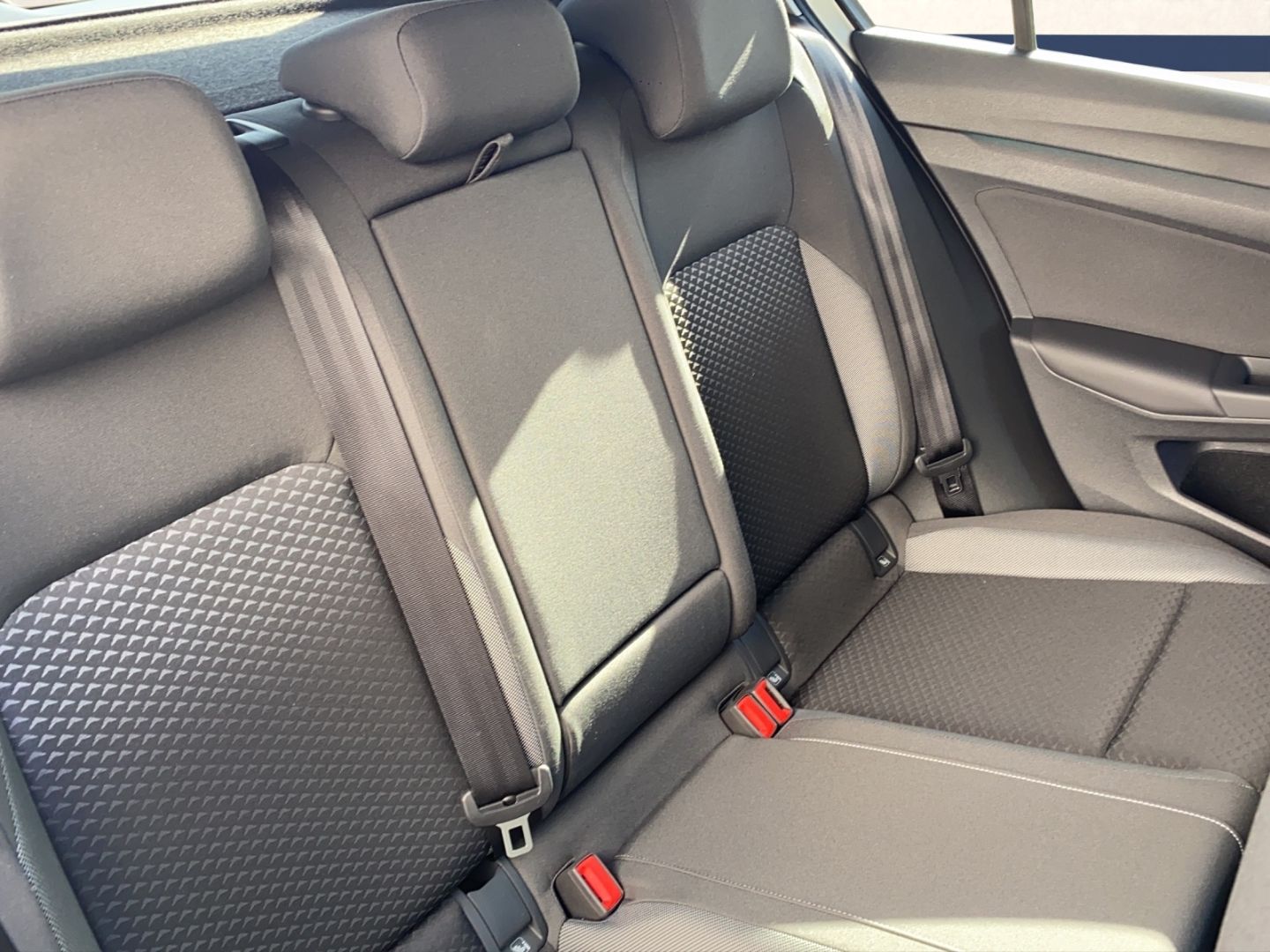 Volkswagen Golf VIII Active 1.5TSI 6-Gang AHK,SHZ,RFK,DAB+, foto 18