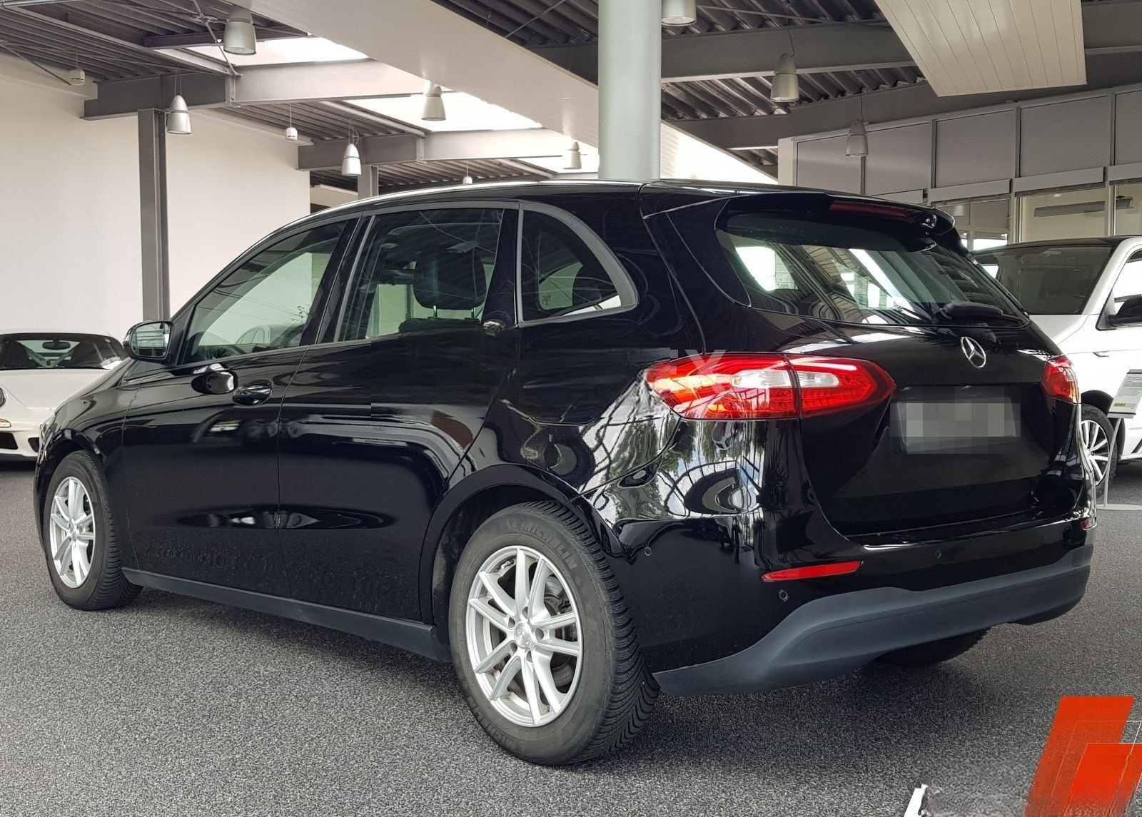 Mercedes-Benz B200d Automatik Navi Sitzhzg. DAB Business Temp. foto 4