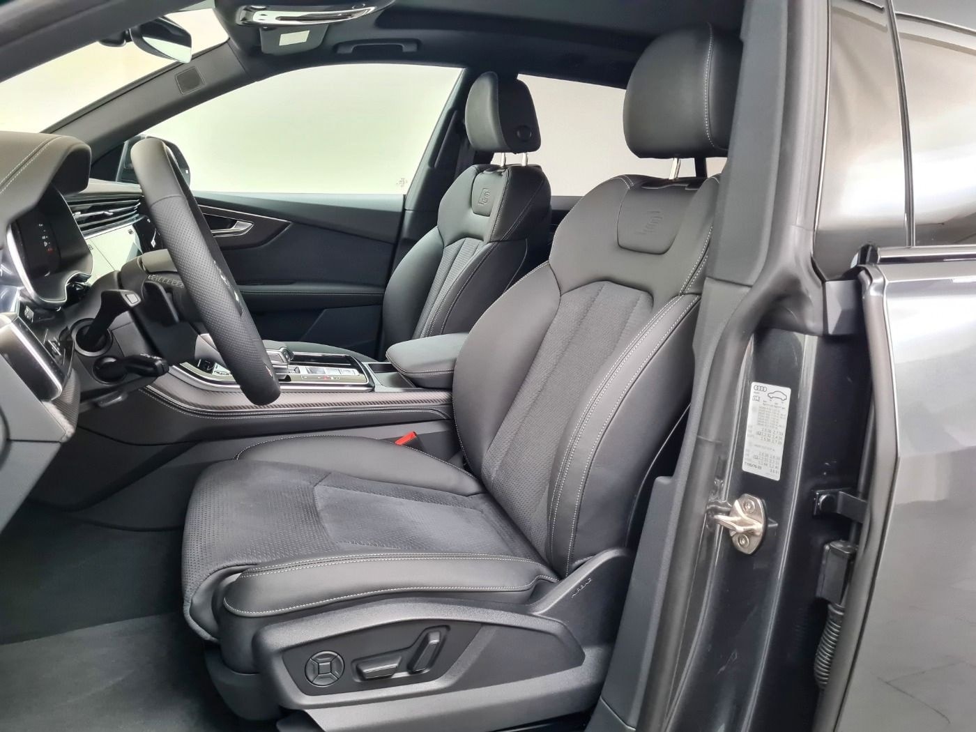 Audi Q8 SUV 50 TDI quattro Luft Laser Pano ACC foto 9