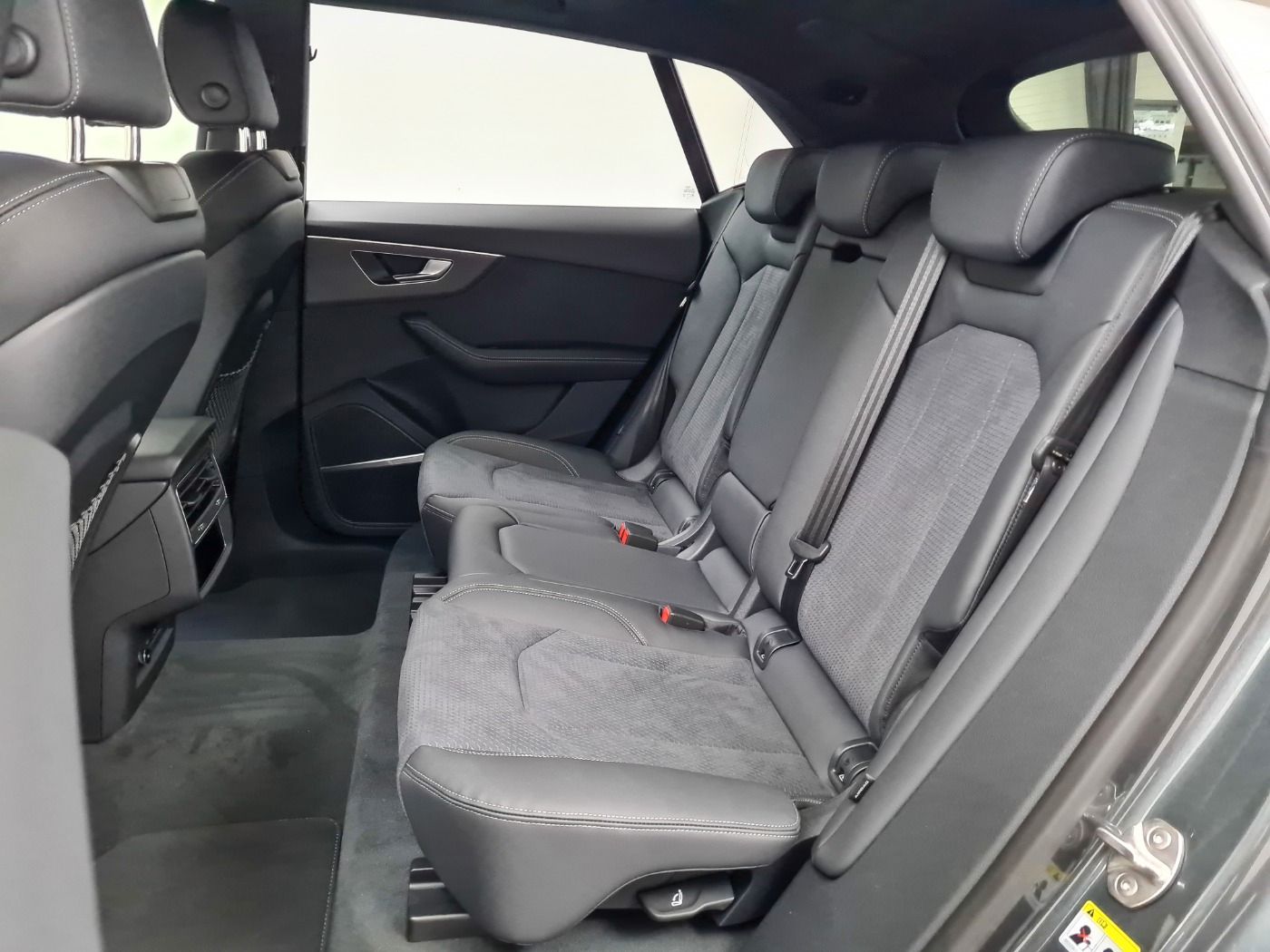 Audi Q8 SUV 50 TDI quattro Luft Laser Pano ACC foto 10