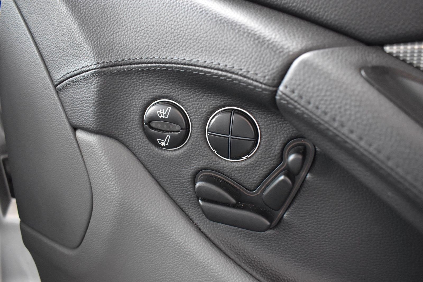 Mercedes-Benz SL 500 Cabrio,BiXen,Nav,ACC,SitzB,KeylG,BOSE,19" foto 20