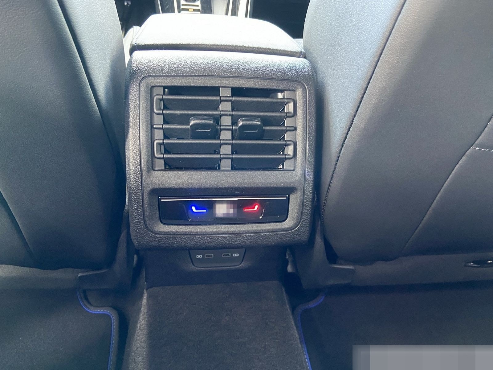 Volkswagen Golf R Variant 2.0 TSI 4Motion 235 kW (320 PS) foto 16