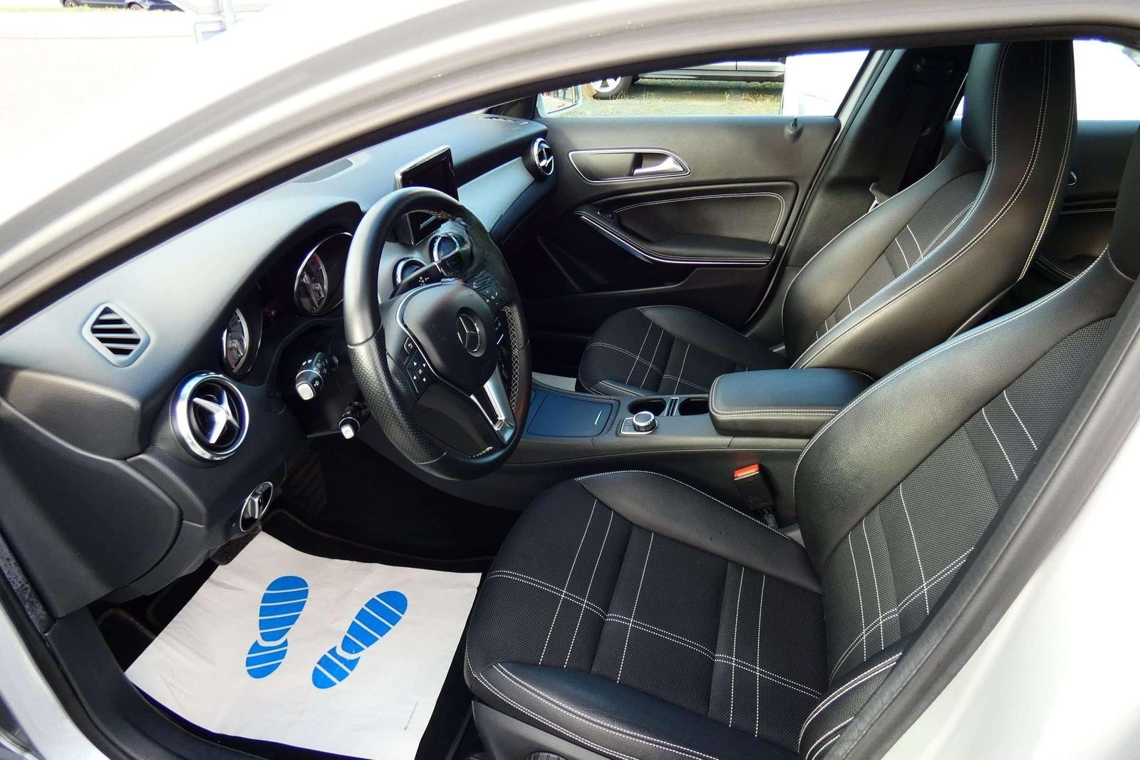 Mercedes-Benz GLA 200 GLA -Klasse (BM 156) foto 9