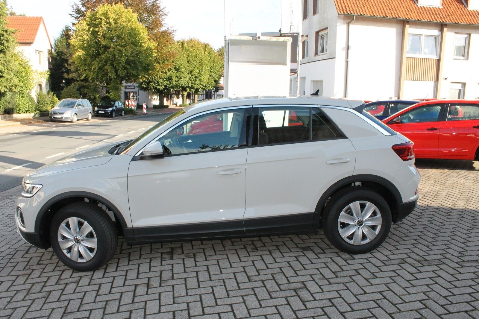 Volkswagen T-Roc 1,0 TSi - Klima-PDC-Navi(App-Connect) foto 2