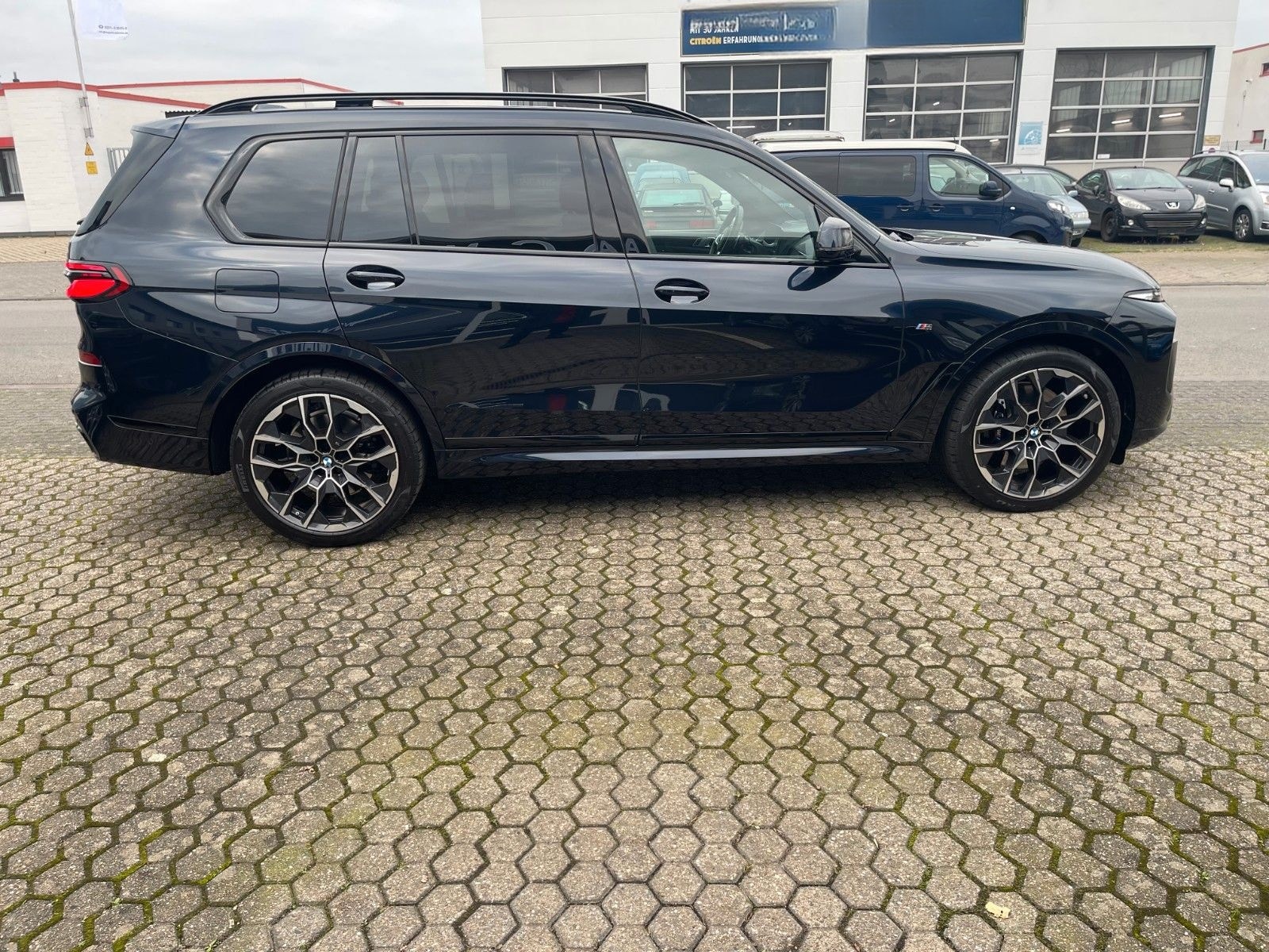 BMW X7 xDrive 40 d M Sport 22 Zoll Pano HeatUP Kamer foto 6