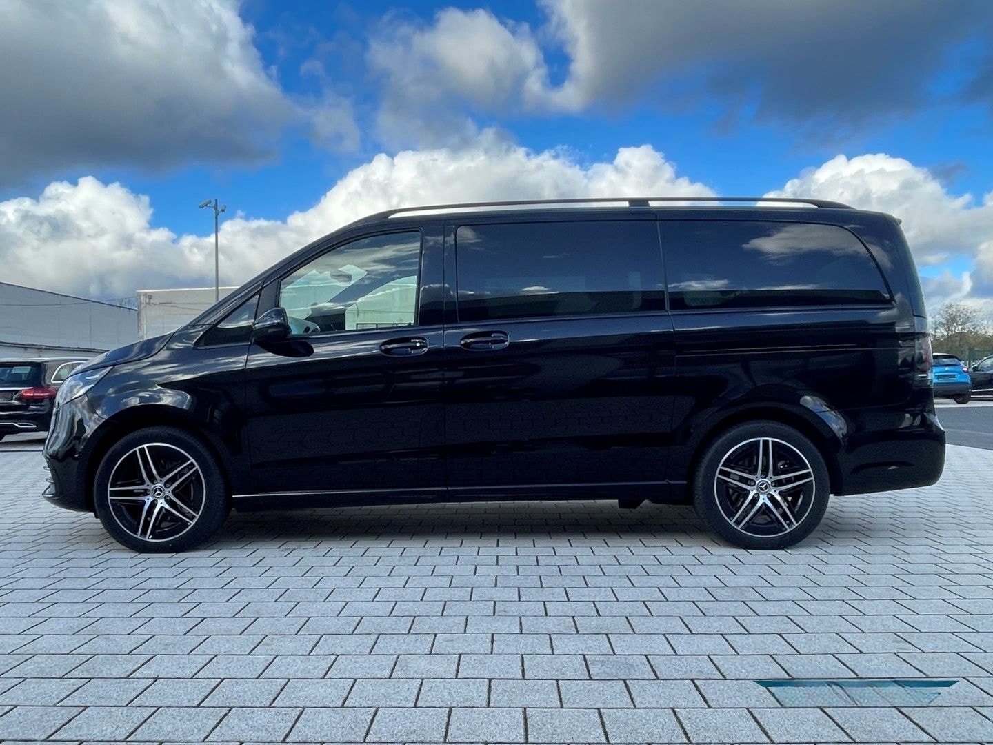 Mercedes-Benz V 300 d AMG EXCLUSIVE EDITION 4MATIC lang Voll V foto 5