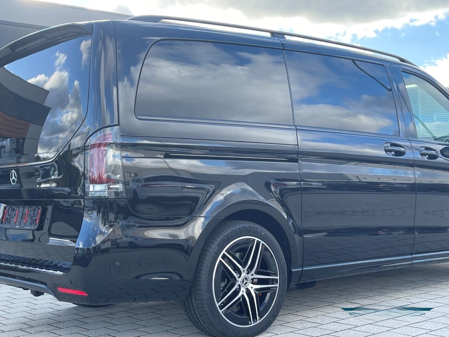 Mercedes-Benz V 300 d AMG EXCLUSIVE EDITION 4MATIC lang Voll V foto 7